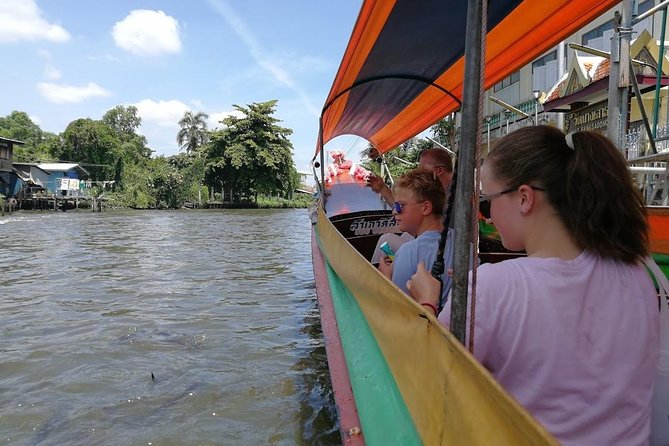 Bangkok Tour: Highlights & Hidden Gems & Long Tail Boat - Wat Pho and the reclining Buddha: the big temple stop