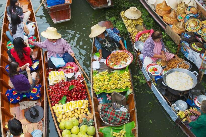 Bangkok: Train Market & Floating Market with Boat Ride - Damnoen Saduak Floating Market, the canals you actually walk into