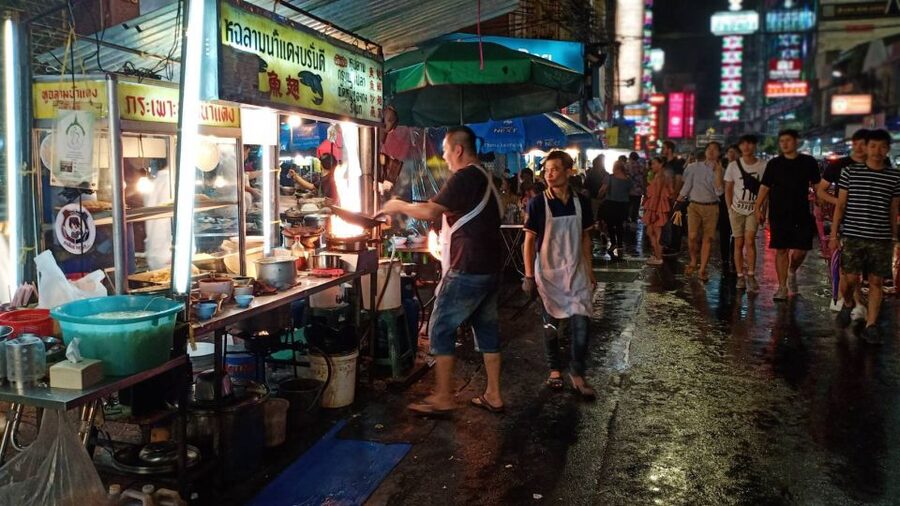 Bangkok: Travstore Original Bangkok Discovery Tour - Chinatown and Yaowarat street food: where the tour hands you the reins