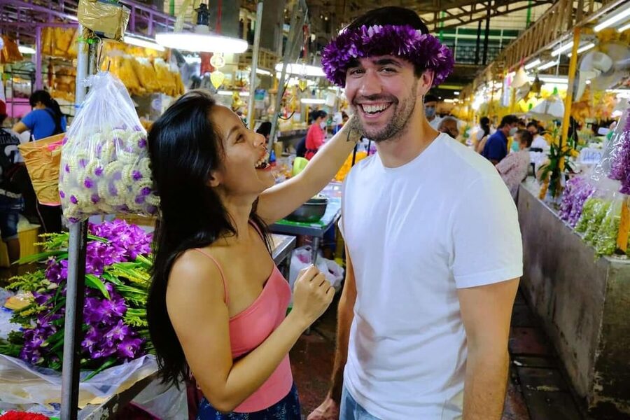 Bangkok: Tuk Tuk Adventure Chinatown Michelin Food & Temples - Wat Arun and Wat Pho: River Views and Golden Rooftops