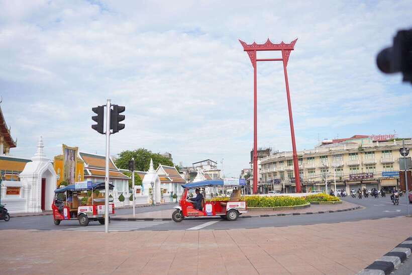 Bangkok: Tuk Tuk Day Pass App & Boat Chao Phraya River - Plus Pass expansion: Sukhumvit shopping and Ari’s local-feeling streets