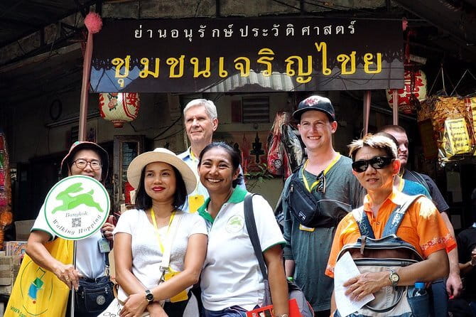 Bangkok Tuk Tuk Night Tour with food & drinks in Siam & Silom - Transport and pace: walking, timing, and photos without rushing
