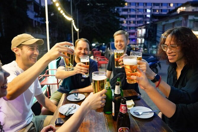 Bangkok Tuk Tuk Night Tour with food & drinks in Siam & Silom - Where you meet, and what the “small-group” part really means