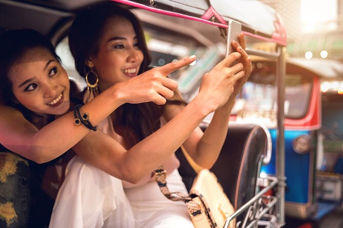 Bangkok Tuk-Tuk Tour by Night with Chinatown Street Food Meal - Wat Arun (Temple of Dawn): what to expect and what to wear