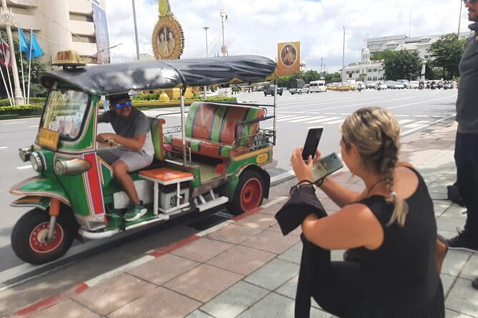 Bangkok TUK TUK Twilight Cultures Market and Food Taste - Key things you’ll notice on this tour