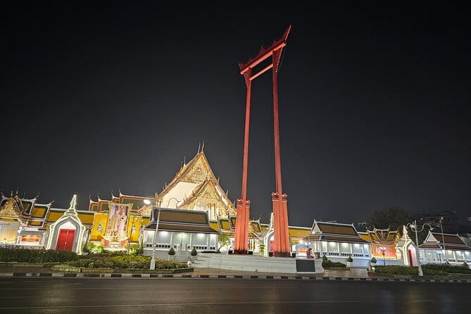 Bangkok TUK TUK Twilight Cultures Market and Food Taste - Stop 4: Rattanakosin Island hop-on hop-off photos by the Chao Phraya area