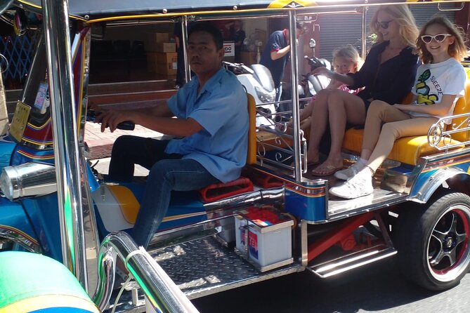 Bangkok Tuk Tuk Walk & Temple Tour With Wat Pho, Arun & Traimit - Wat Traimit (Temple of the Golden Buddha) and the 5.5-ton centerpiece