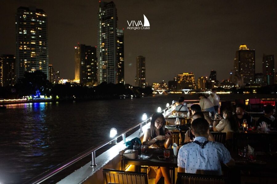 Bangkok: Viva Alangka Chao Phraya Dinner Cruise - Rama VIII Bridge dinner and dance show: where the cruise becomes the show