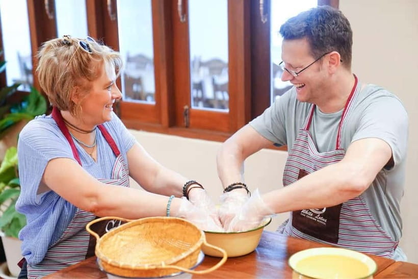 Bangkok: White Lotus Thai Cooking Class with Market Tour - Who this Bangkok cooking class suits best