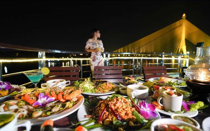 Bangkok: White Orchid Chao Phraya Cruise Free Flow Beer - The live show: Thai dance first, then music that can get loud