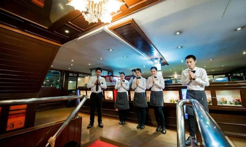 Bangkok: White Orchid Chao Phraya Cruise, Thai Buffet & Beer - Seafood buffet plus unlimited beer: how to get value from the $32 ticket
