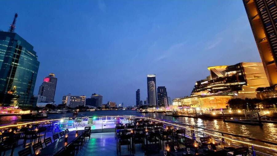 Bangkok: White Orchid Chao Phraya Dinner Cruise - Who should book this cruise, and who should skip it