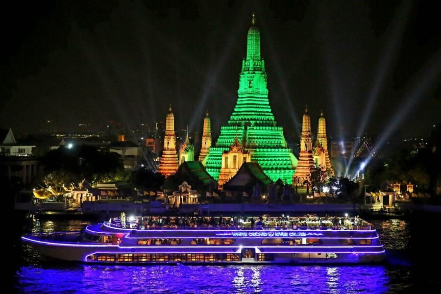 Bangkok: White Orchid Chao Phraya Dinner Cruise - The unlimited seafood buffet, what’s on it, and why timing matters