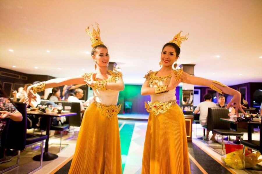 Bangkok: White Orchid Chao Phraya Dinner Cruise free Beer - The river route: landmarks you see from the water