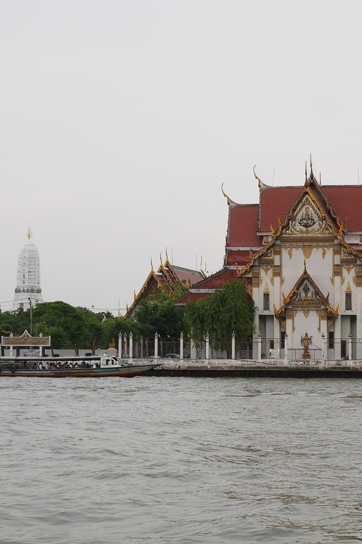 Bangkok with a Private Car and Driver Customizable Tours - Private car and an English-speaking driver in Bangkok