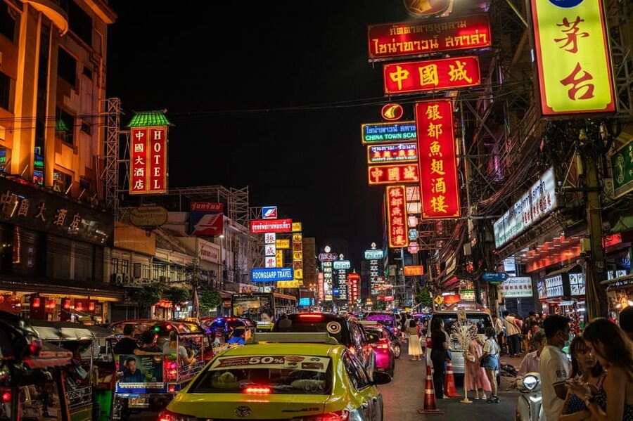 Bangkok with a Private Car and Driver Customizable Tours - What happens when there is no guide?