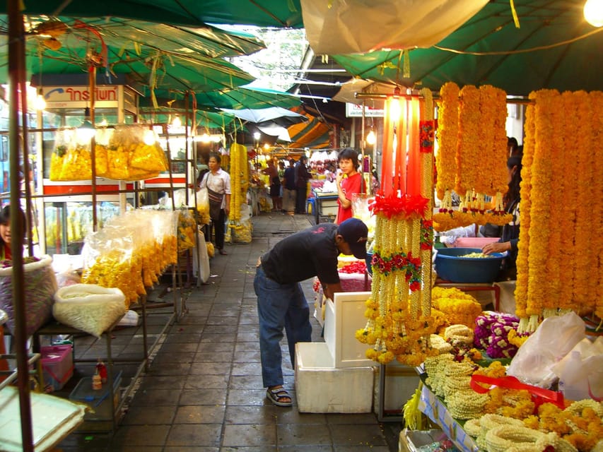 Bangkok with a Private Car and Driver Customizable Tours - The 8-hour full-day plan: Grand Palace, Wat Pho, Chatuchak, Lumphini Park, Siam Paragon, Central World