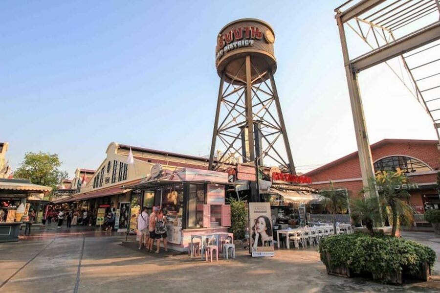 Bangkok with a Private Car and Driver Customizable Tours - Managing the biggest risk: language and pickup clarity
