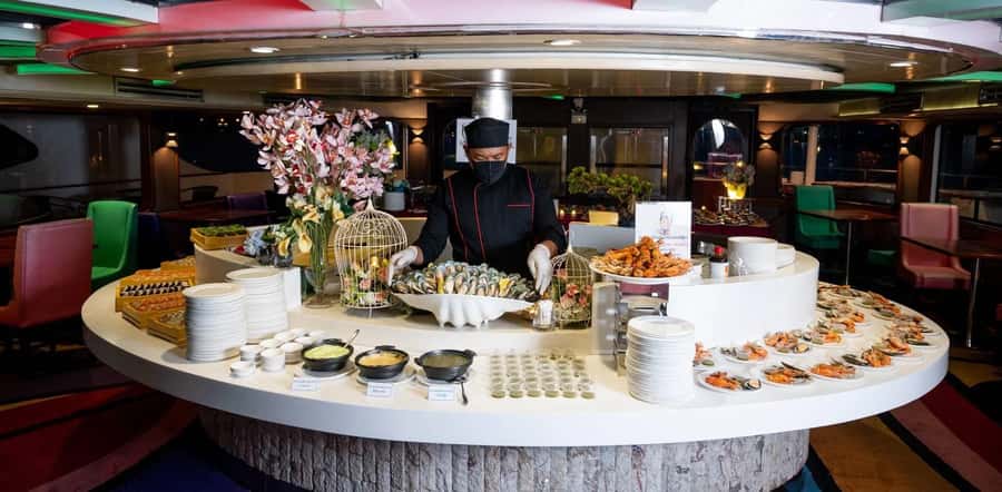 Bangkok: Wonderful Pearl Dinner Cruise and Live Performance - The Thai and Western buffet dinner: what to expect and how to eat efficiently