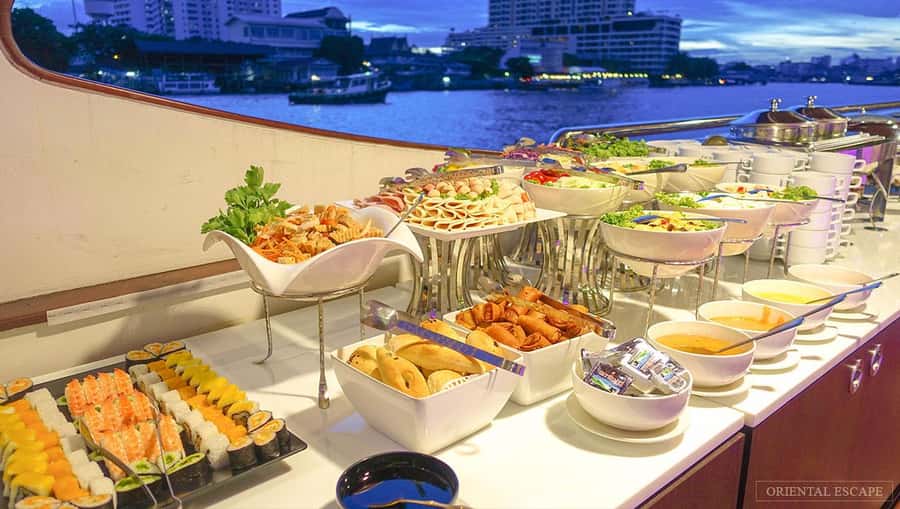 Bangkok: Wonderful Pearl Dinner Cruise and Live Performance - Entertainment onboard: drag cabaret, Thai dance, and the party build