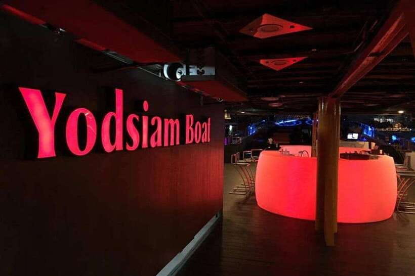 Bangkok: Yodsiam Sightseeing Cruise Snacks & Unlimited Beer - Music, Live Dance, and Energy on Deck