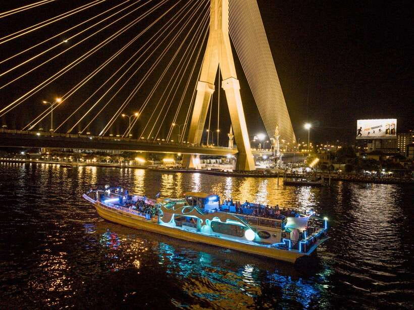 Bangkok: Yodsiam Sightseeing Cruise Snacks & Unlimited Beer - Getting On Board at Asiatique, and Why Your Timing Matters