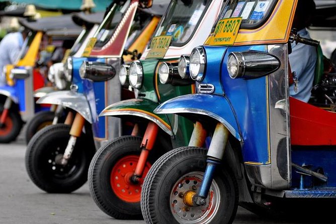 Best of Bangkok - Chinatown by Local Bus: Food Stalls, Gold Shops, and Temples