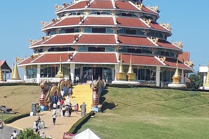 Best Places in Chiang Rai White, Blue, Big Buddha, Tea Plantation - Wat Huay Pla Kang big Buddha pagoda: why this stop lands for many people