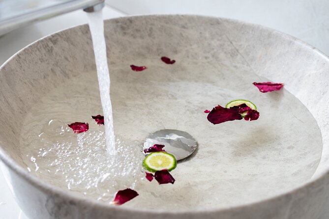 Body and Facial Activity - The facial: 60 minutes of cleansing, natural ingredients, and glow