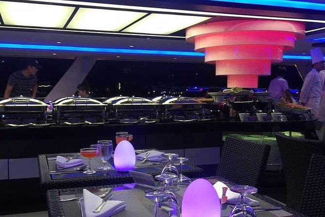 Chao Phraya River Dinner Cruise - Entertainment and the volume question