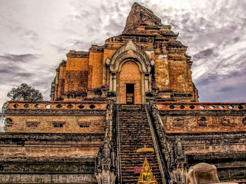 Chiang Mai: 3 Hour Old City and Temples Guided Walking Tour - Key Things That Make This Tour Worth Your Time