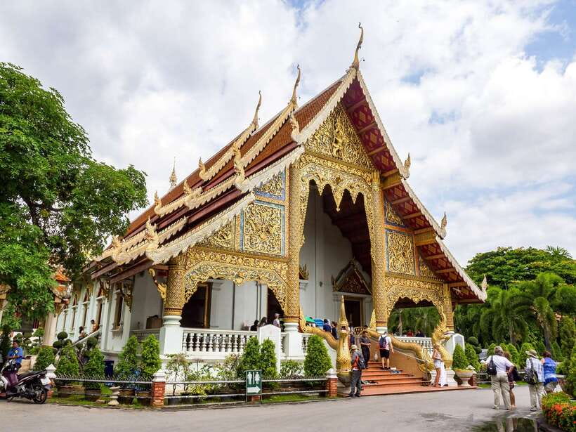 Chiang Mai: 3 Hour Old City and Temples Guided Walking Tour - Why This 3-Hour Old City Walk Works