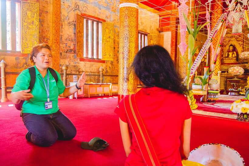 Chiang Mai: 3 Hour Old City and Temples Guided Walking Tour - What to Expect During the Walk: Timing, Heat, and Modesty