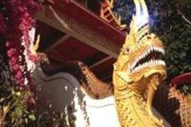 Chiang Mai Airport Departure – Private Transfer from Hotel to Airport - Meet and greet in the lobby, plus luggage porterage