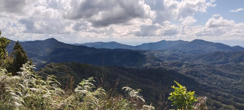 Chiang Mai Authentic Trekking - The viewpoint stops: photos, stretching, and a first feel for the valleys