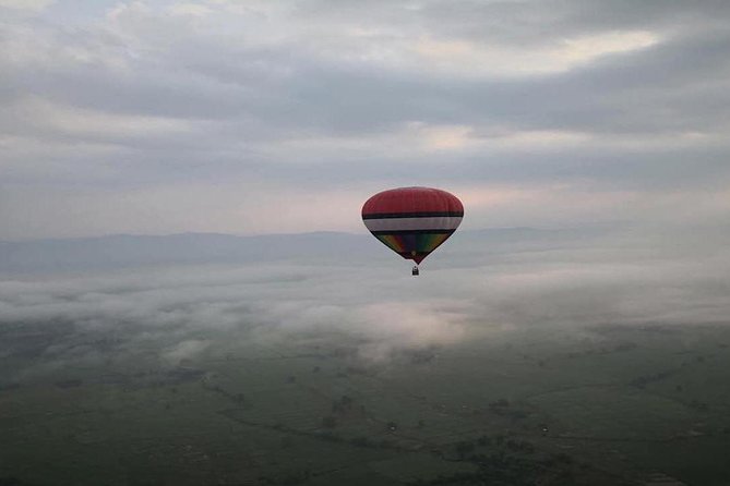 Chiang Mai Balloon Adventure: Classic Basket Balloon Ride - Over the route: gardens, San Sai, and hilltop temple views near Chiang Mai