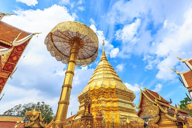 Chiang Mai Best City Tour with Doi Suthep & Iconic Temples - Stop 4: Tha Phae Gate and Chiang Mai’s old-city vibe