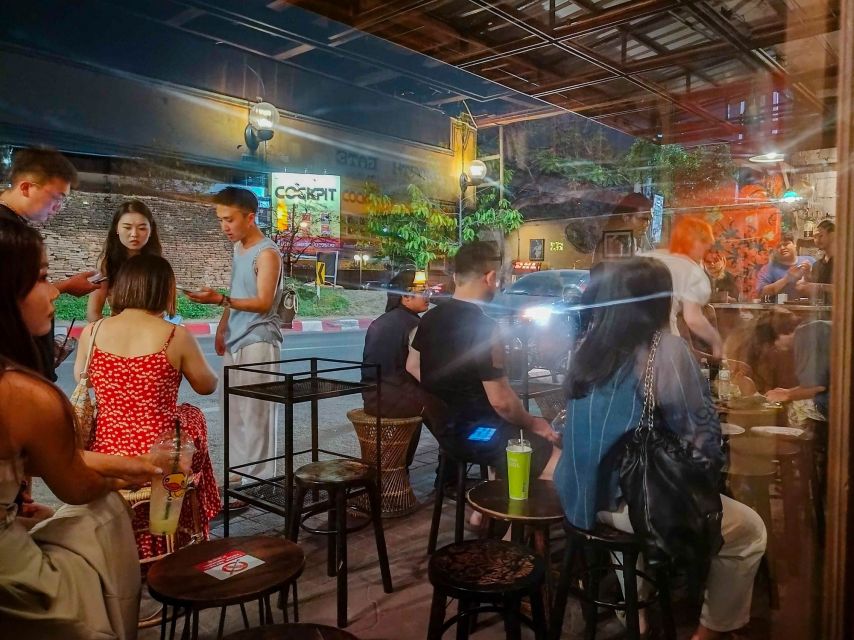 Chiang Mai: Chiang Mai Bar Hopping Guided Night Tour - Ton Goom River Front: Alfresco Views and Riverside Energy