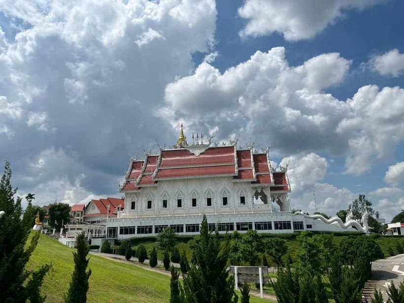 Chiang Mai: Chiang Rai Red, White, and Blue Temples day tour - Pickup, Van Rules, and How to Avoid the Common Headaches