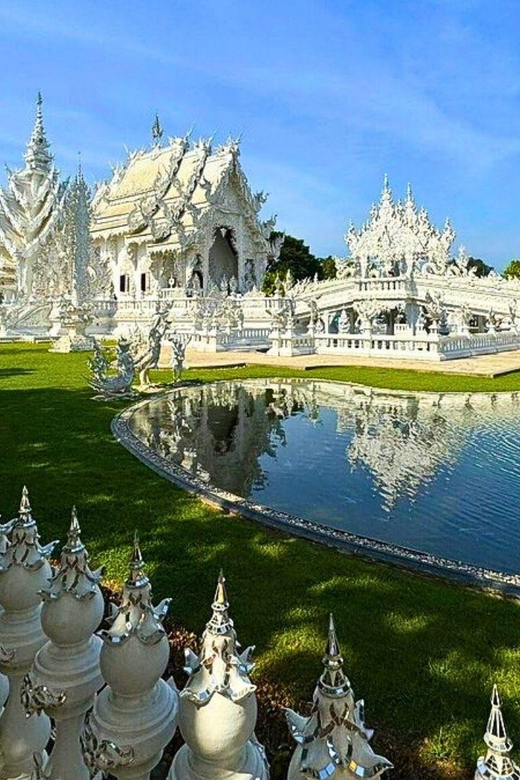 Chiang Mai: Chiang Rai Temples, Golden Triangle & Boat Tour - Food and comfort: lunch buffet, breaks, and van realities