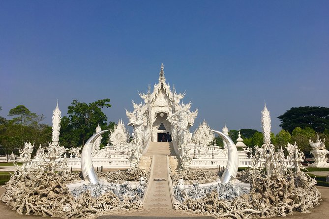 Chiang Mai-Chiang Rai:White+Black+Blue Temple+Golden Triangle+Boat Trip - Mekong River Boat Trip: Views Across the Water