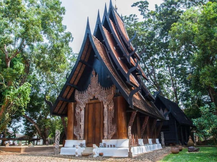 Chiang Mai: Chiang Rai White, Blue & Black Temples Day Tour - Baan Dam Museum (Black House): Thawan Duchanee’s dark wooden world