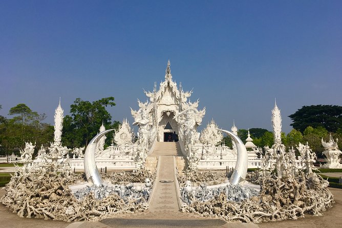 Chiang Mai-Chiang Rai: White Temple-Black Museum-Blue Temple - Wat Rong Khun, White Temple: the mirrored look you have to see in person