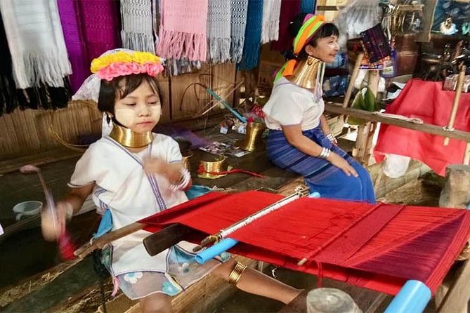 Chiang Mai-Chiang Rai: White Temple-Black Museum-Blue Temple - Mae Khachan Hot Springs: a break in the day