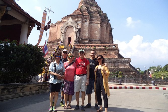 Chiang Mai City Culture Half-Day Cycling Tour - Wat Phra Singh: The City Center’s Spiritual Anchor