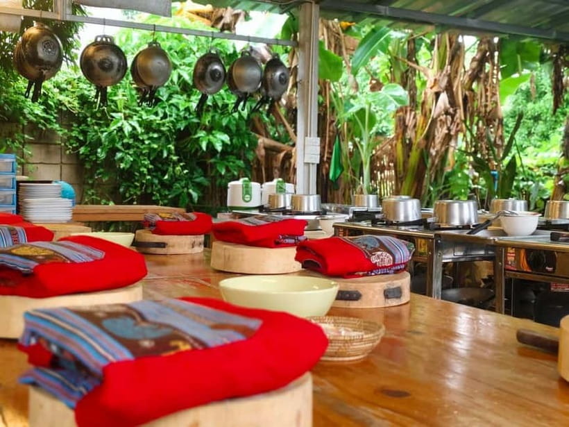 Chiang Mai: Cooking Class, Market & Thai Herbs Garden Tour - Eating in the Organic Kitchen Garden: The Whole Point of Cooking