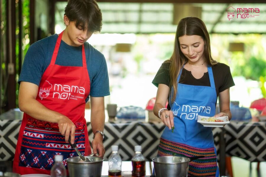 Chiang Mai: Cooking Class with Organic Farm at Mama Noi - Walking Mama Noi’s organic garden, picking ingredients with purpose