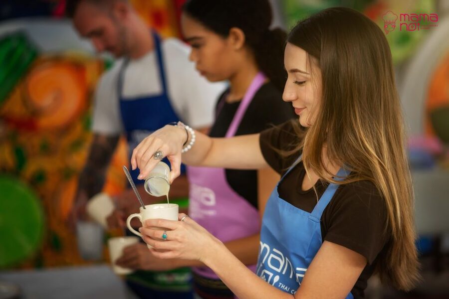 Chiang Mai: Cooking Class with Organic Farm at Mama Noi - Cooking hands-on: choosing dishes and working your station