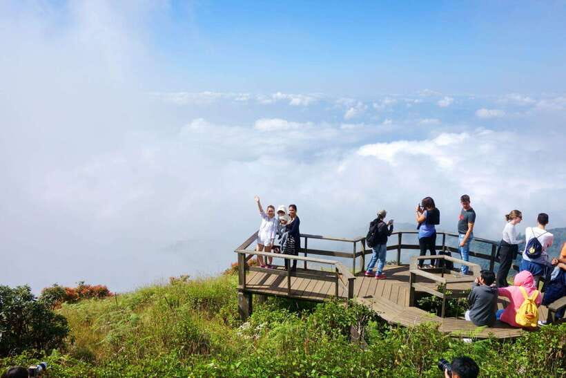 Chiang Mai: Doi Inthanon Park Tour & Kew Mae Pan Trail Hike - Entering Doi Inthanon: Roof of Thailand, Cold Air, and Big Nature Energy
