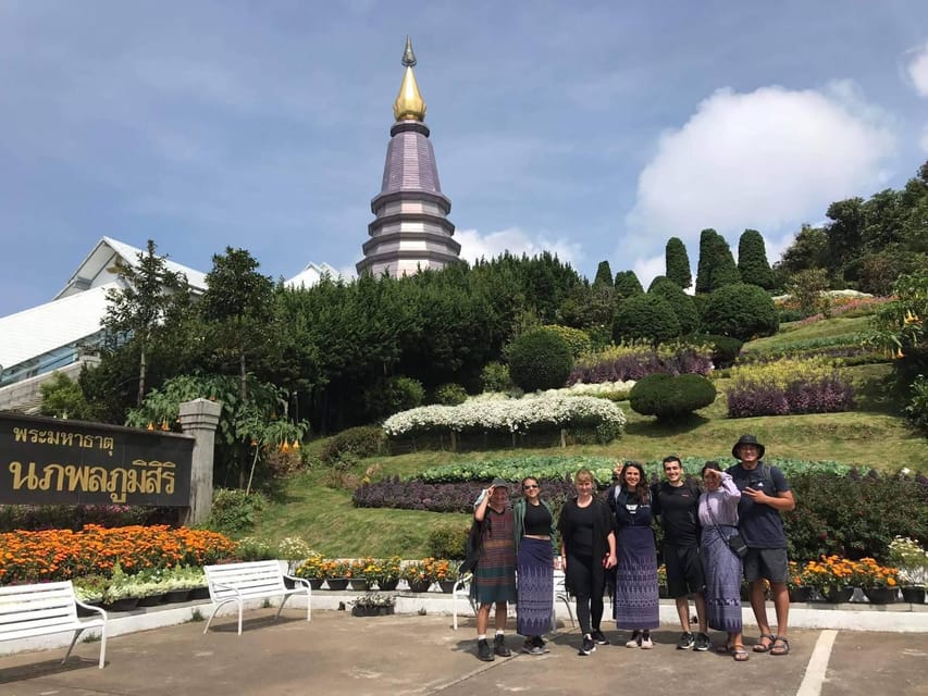 Chiang Mai: Doi Inthanon Park with Kew Mae Pan Hike Day Trip - Lunch and water, the practical part of a vegetarian-friendly day